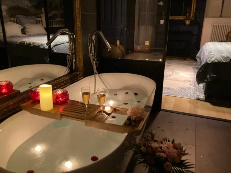 Domaine de Chalaniat Suite Solene Baignoire 768x576