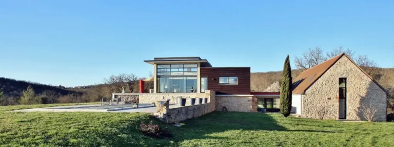 Les Hauts de Magrieres cote piscine 768x288