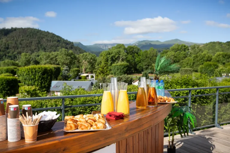 Camping Pre Bas Terrasse buffet 768x512
