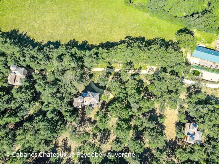 cabanes chateaux spas peydebe vue ciel 768x576