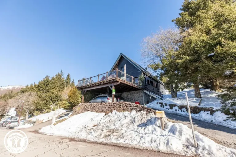 chalet falgoux parking 768x512