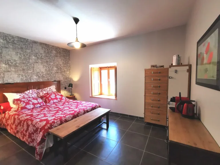 clos pierres rouges chambre 2 768x576