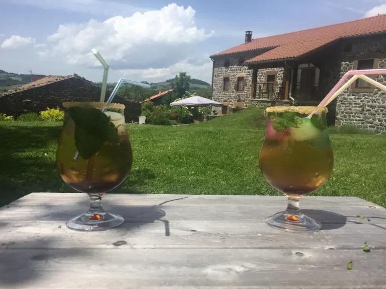 clos pierres rouges cocktails 768x576