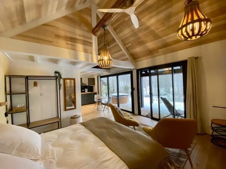 ecrin auvergne chambre lodge cuisine 768x576