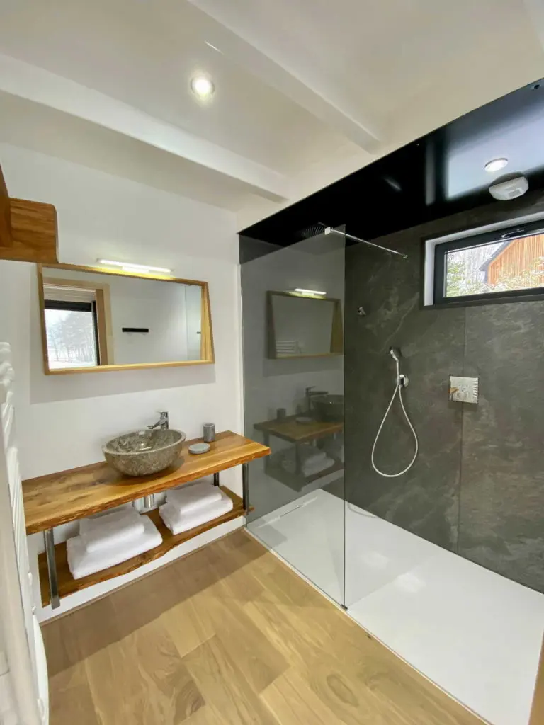 ecrin auvergne salle bain