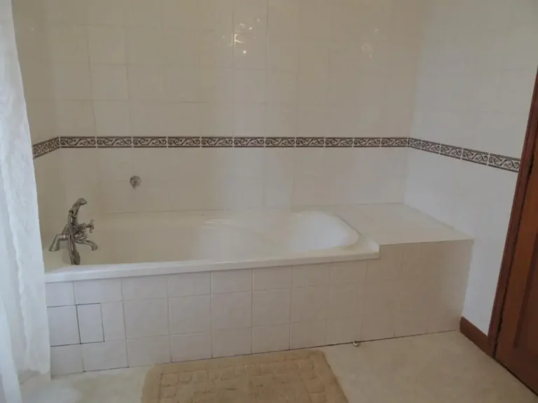 gite chastel livradois baignoire 768x575