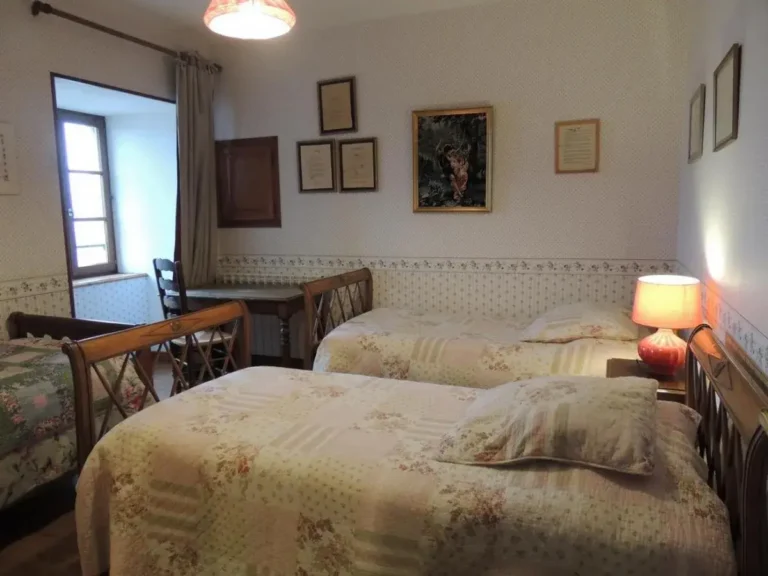 gite chastel livradois chambre multi lits 768x576