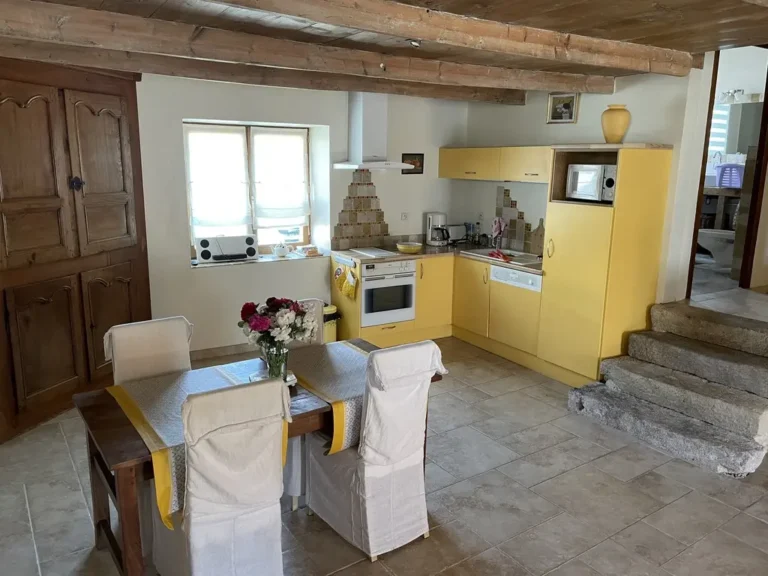 gite dix portes cuisine 768x576