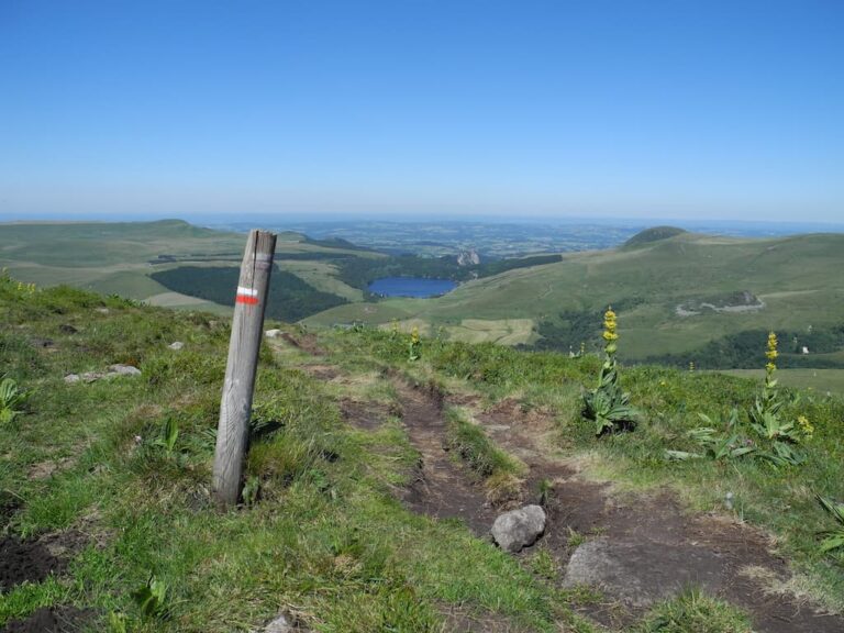 gite dix portes sentier 768x576