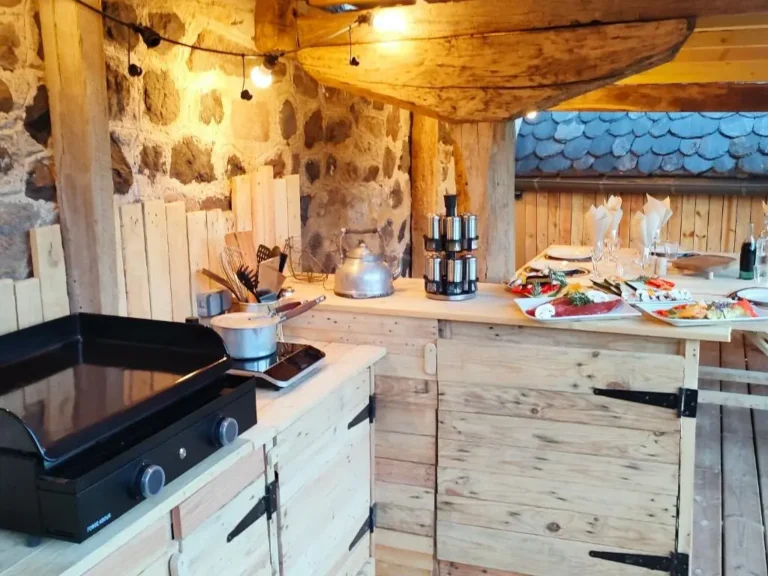 maison jeanne cuisine exterieure 768x576