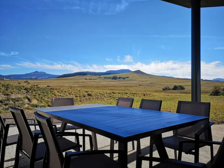 mandra table exterieur paysage 768x576