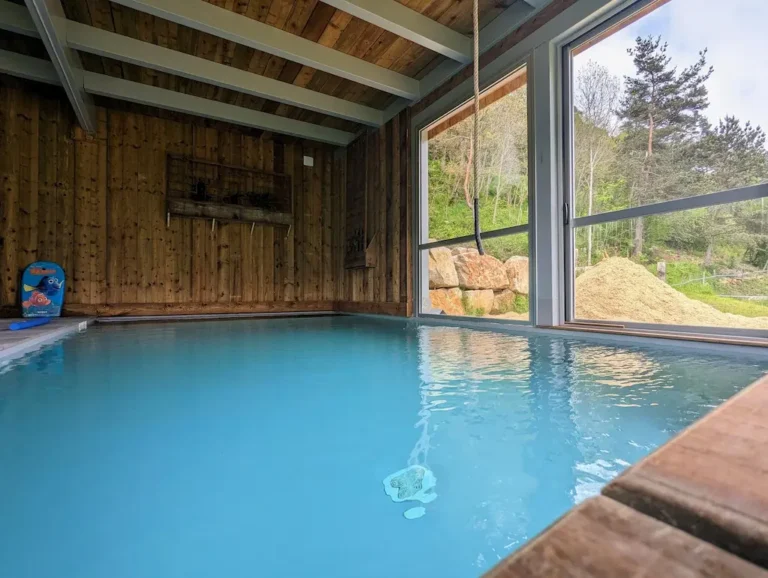 murmures moulin piscine 768x578