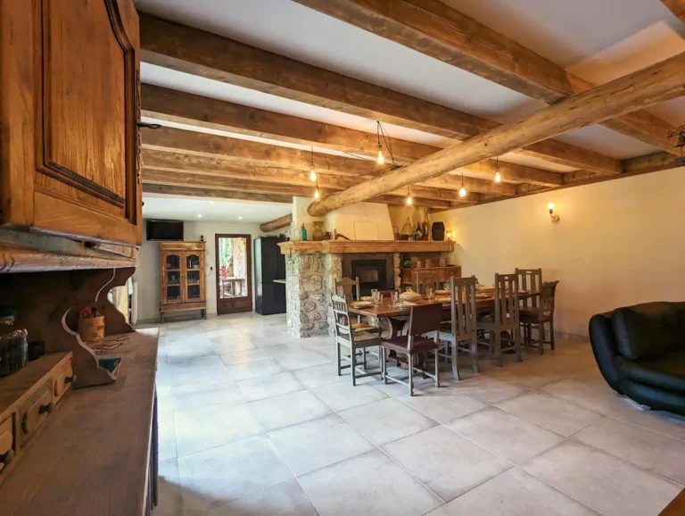 murmures moulin salle manger 768x578