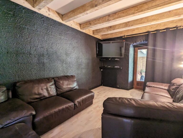 murmures moulin tv canapes 768x578